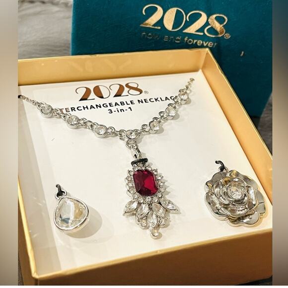 NEW 2028 Interchangeable NECKLACE SET 16" Red & Crystal Teardrop Pendants Boxed - Picture 4 of 4